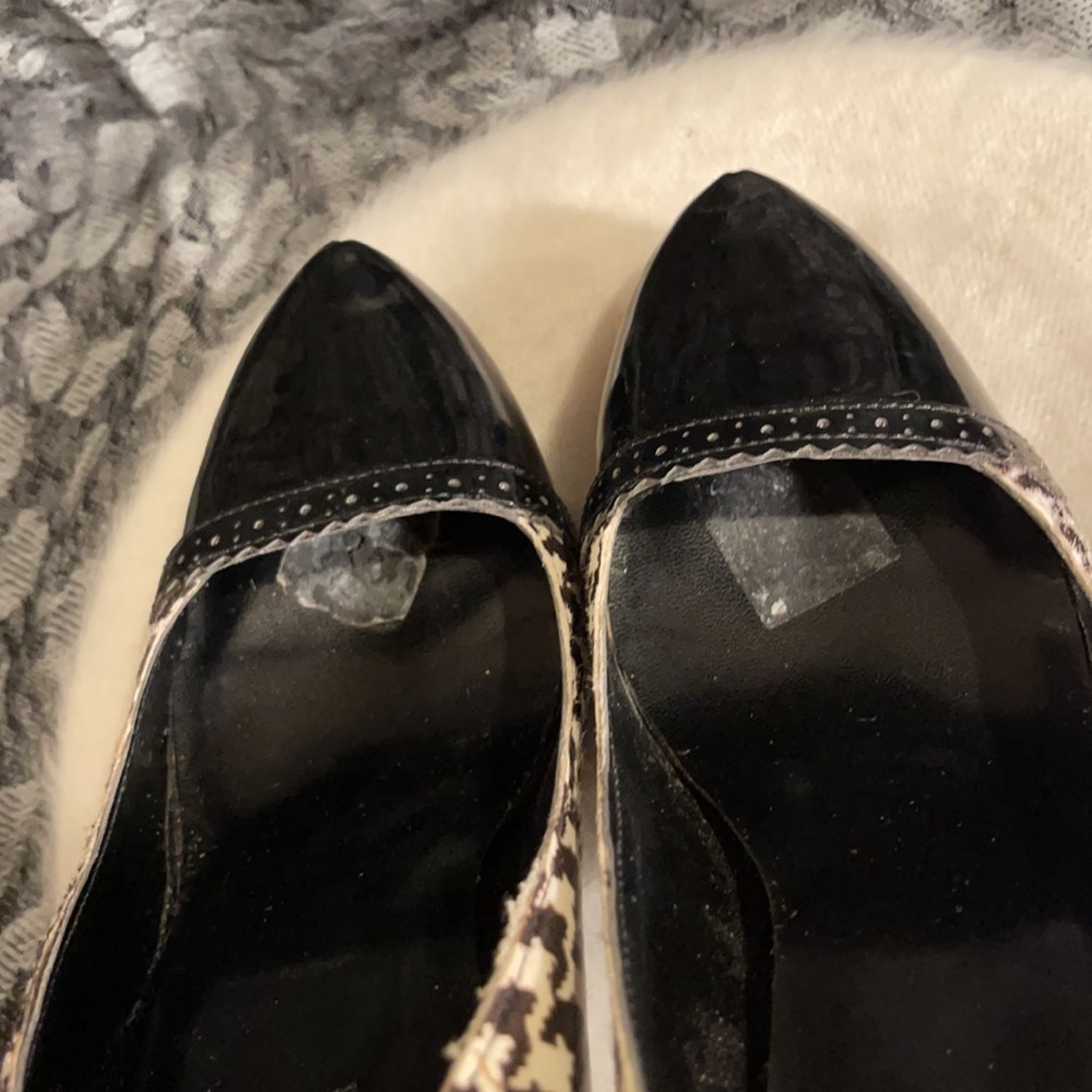 TAHARI | Avenue style Houndstooth Pattern Stunning Heels - Picture 13 of 15